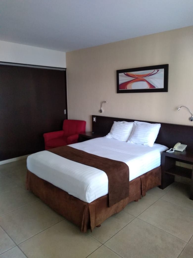 Habitación Sencilla con cama matrimonial